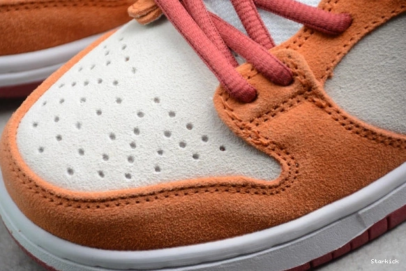 BQ6817-202 Russet Pro Cedar SB Nike Dark Dunk Low 1029